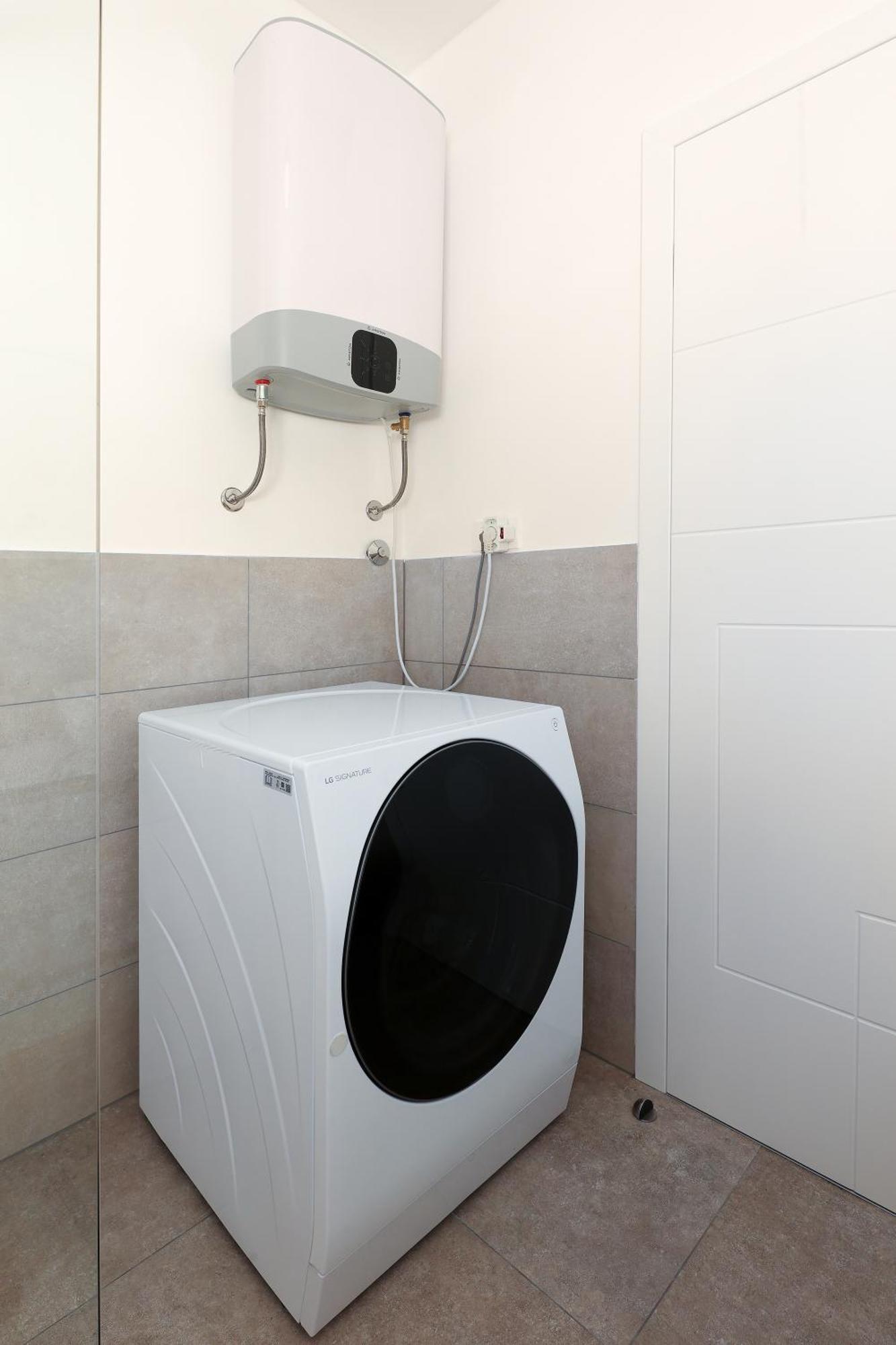 Apartment Anni-Free Parking&Evcharger-24H Self Check-In Opric Exteriör bild